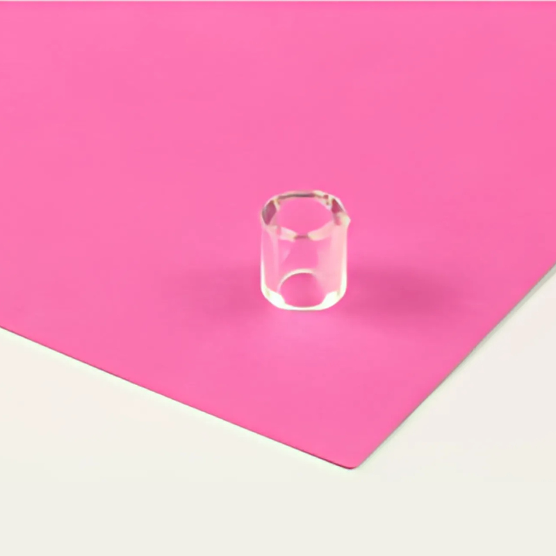 Plastic distance piece transp.